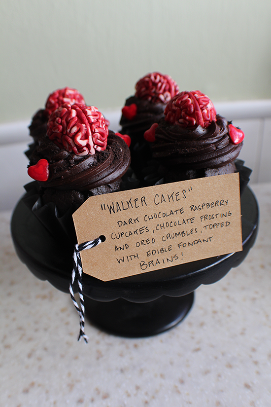 Walking Dead Valentine's Day cupcakes with brains!